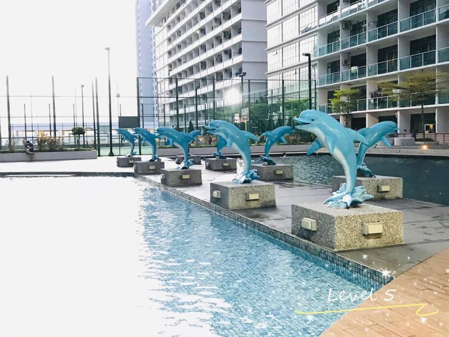 Palazio Mount Austin 2Br Studio Pool View With Tv Box-3 Plus 1 Pax C2-07 Johor Bahru Buitenkant foto